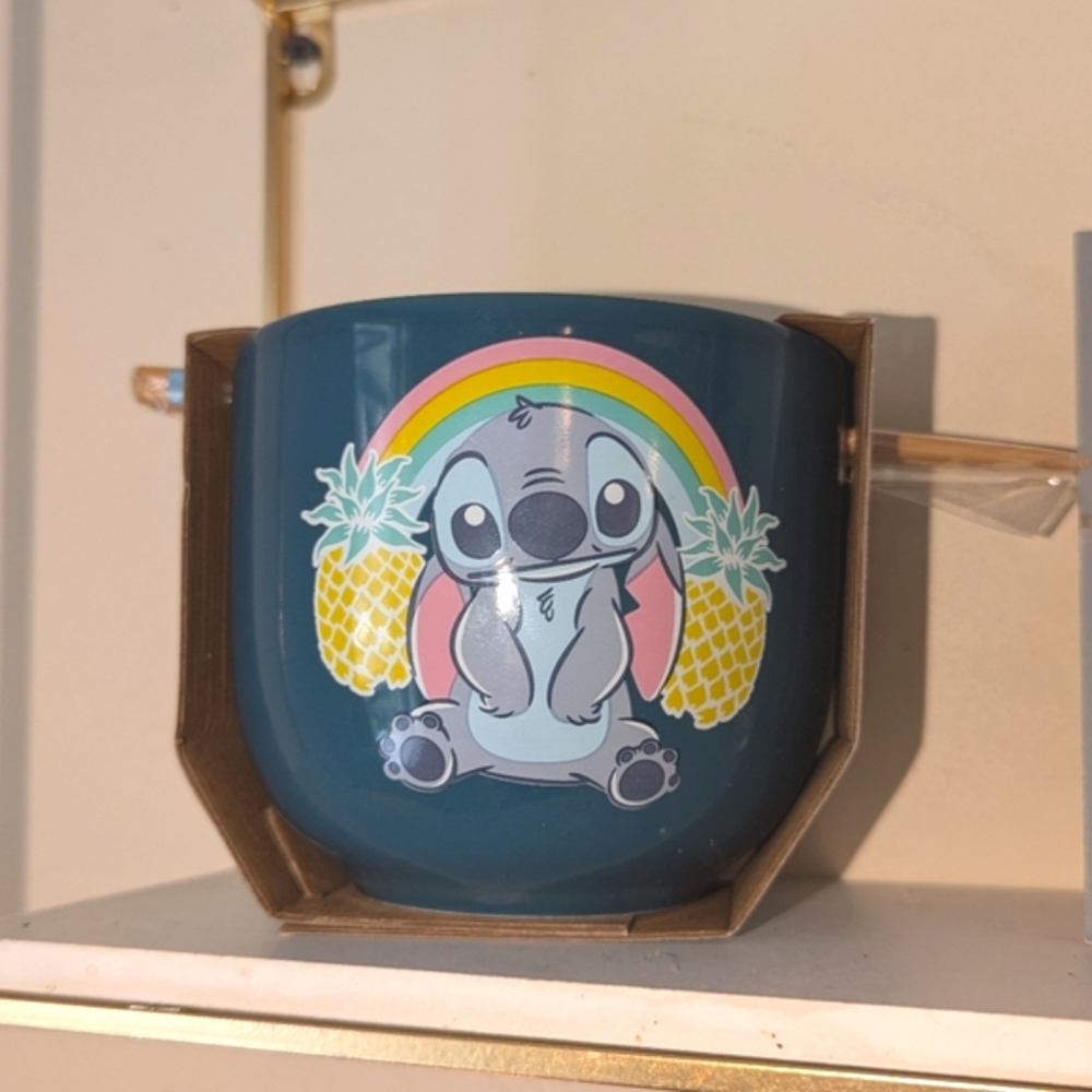 Stich ceramic bowl with chopsticks